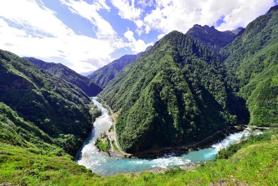 佛山 大型黑山石原石产地 黑山石草地装饰石 庭院黑山石假山石批发